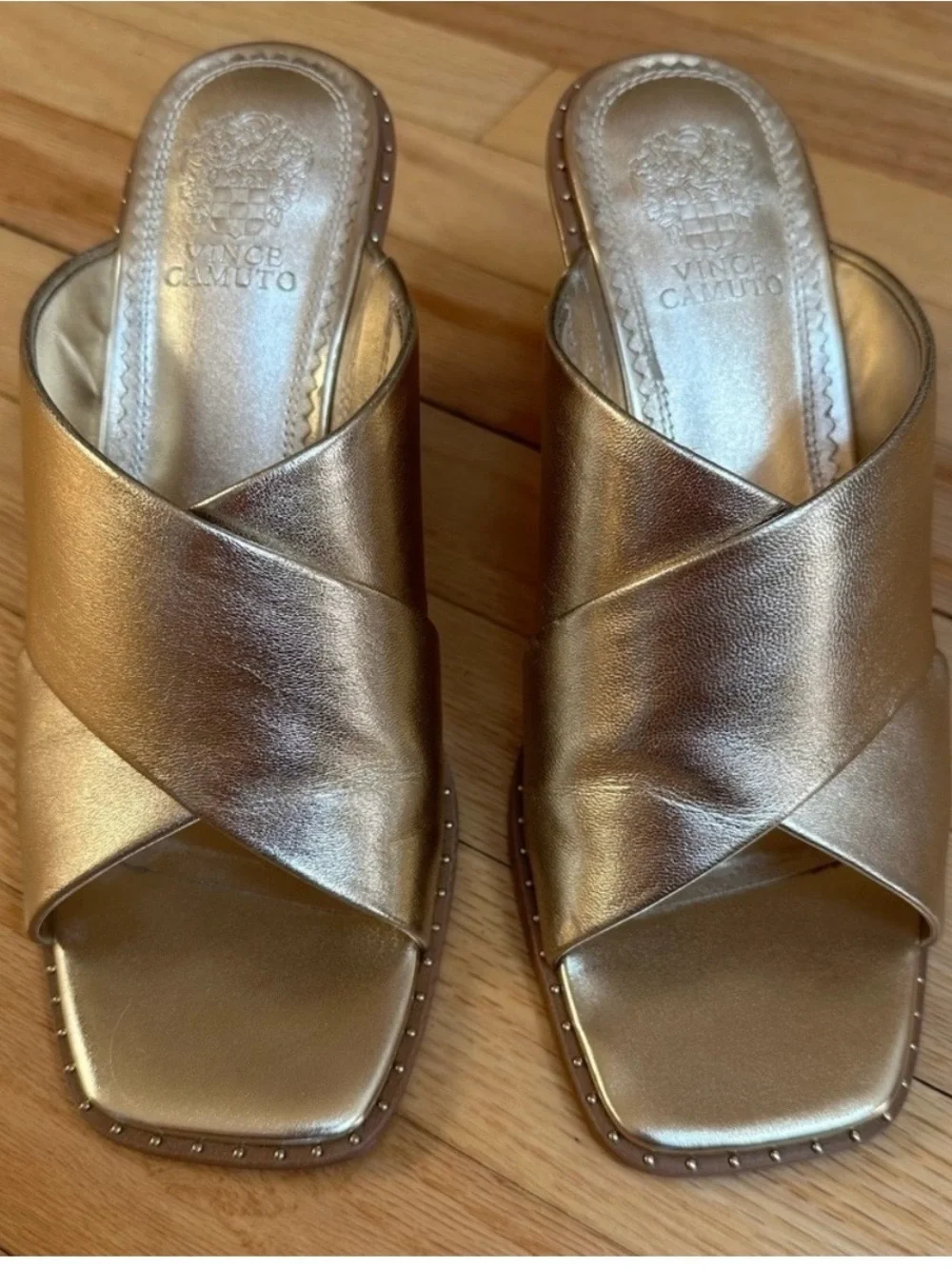 Vince Camuto SAFFTI Metallic Gold Cross-Band Slide 8.5M